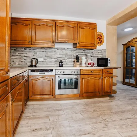 Noua Oasis With Parking 公寓 布拉索夫