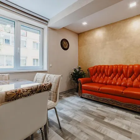 Noua Oasis With Parking Apartmán